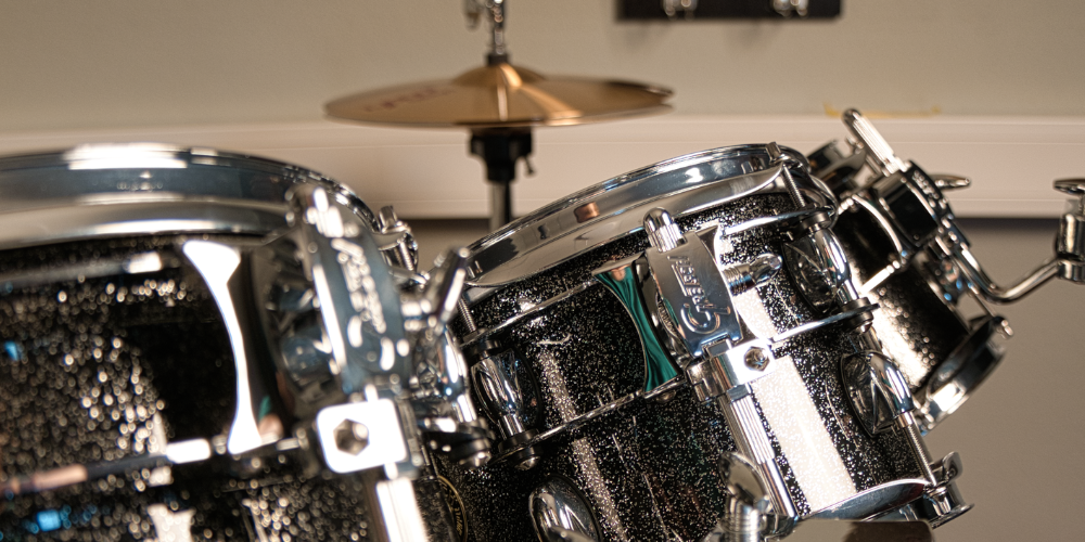 Nahaufnahme Gretsch Drum Set seitlich (c) Feierwerk Fachstelle Pop