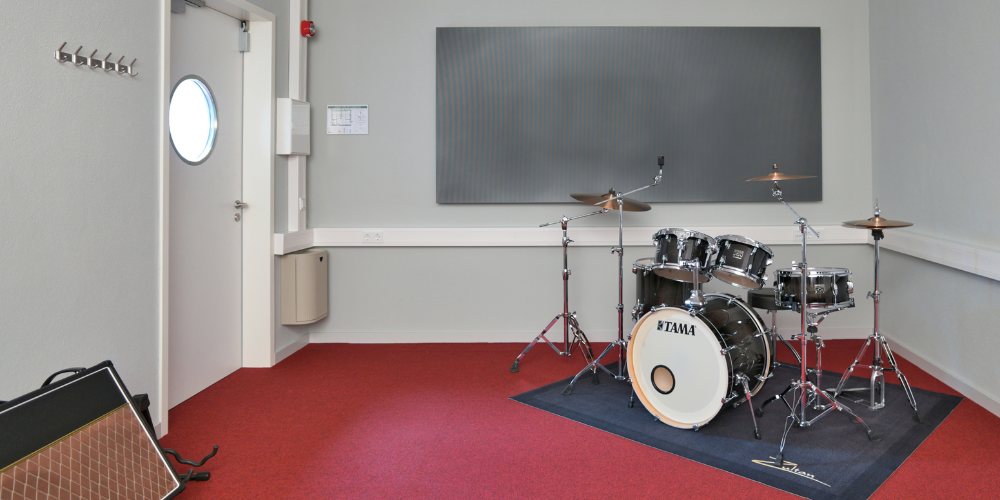Feierwerk AMP Raum 01 Drums (c) Feierwerk Fachstelle Pop