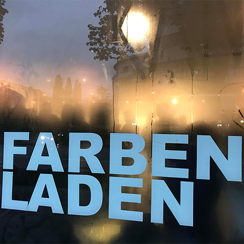 Im Mai findet im Farbenladen die Ausstellung "10 im Quadrat" der SZ Junge Leute-Seite statt