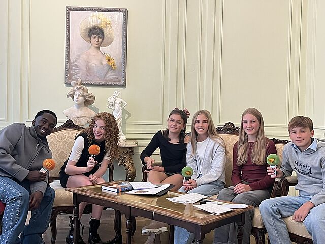 Reporterteam mit Alexa Goodoall und Araloyin Oshunremi