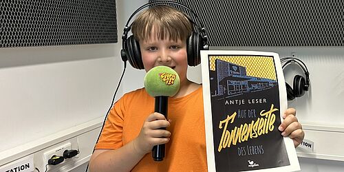 Südpolshowreporter bei der Moderation