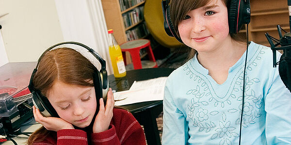Radio Feierwerk Kurzwelle Kinder beim Einsprechen