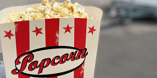 Open Air Kino mit Feierwerk Boom