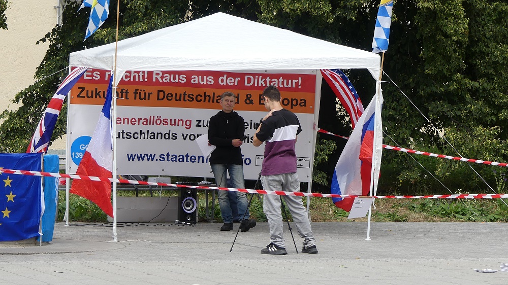 Kundgebung der Organisation „staatenlos.info“ im Jahr 2020 in Pasing. Foto: firm 