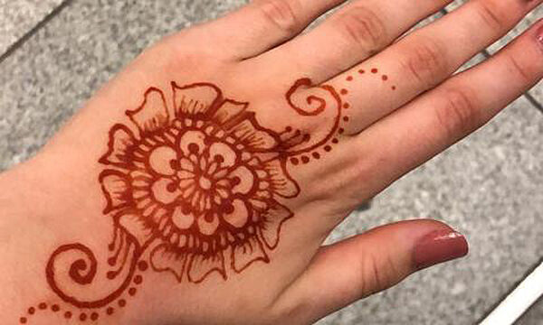 HANDGEMALTE HENNA-TATTOOS für Kinder und Jugendliche von 8 – 16 Jahren