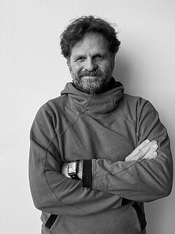 Tuncay Acar