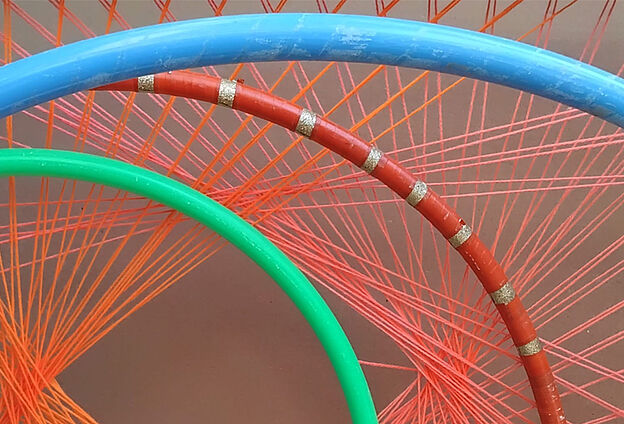 Foto Hula-Hoop in der Feierwerk Südpolstation. Zu sehen sind drei Hula-Hoop Reifen.