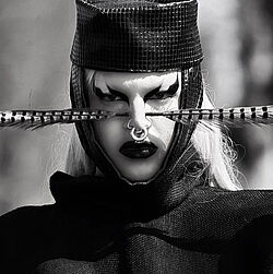 SHE CAN'T AFFORD MASCARA